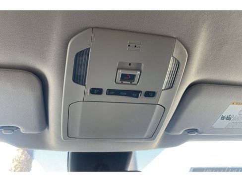 Used 2021 Toyota Highlander LE FWD image 25