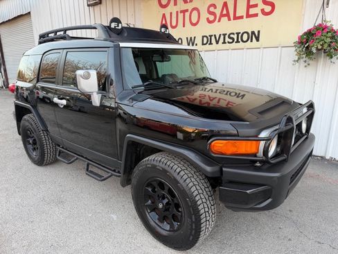 Used 2011 Toyota FJ Cruiser 4WD w/ Upgrade Pkg image 25