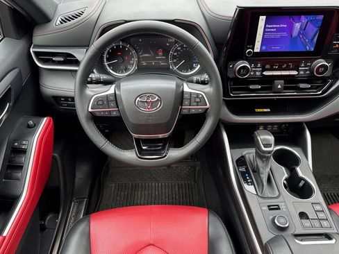 Certified 2023 Toyota Highlander XSE image 14