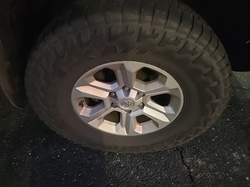 Used 2018 Toyota 4Runner SR5 Premium w/ Wilderness Package image 4