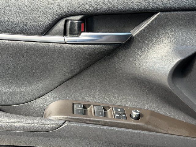 Used 2023 Toyota Camry XSE FWD image 23