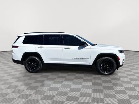 Used 2023 Jeep Grand Cherokee L Laredo AWD/4WD image 13