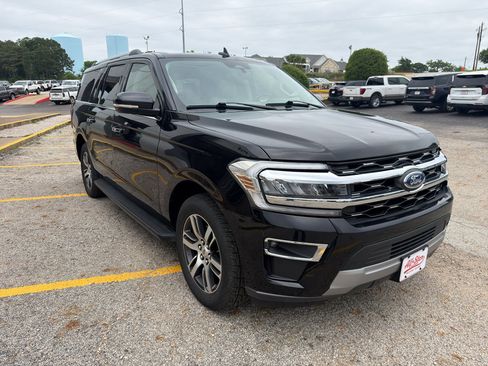 Used 2024 Ford Expedition Max Limited RWD image 3