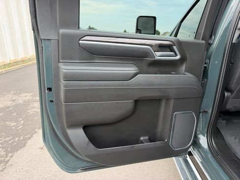 Used 2025 Chevrolet Silverado 2500 LTZ w/ LTZ Plus Package AWD/4WD image 14