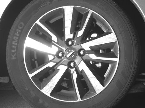 Used 2025 Nissan Versa SV FWD image 13