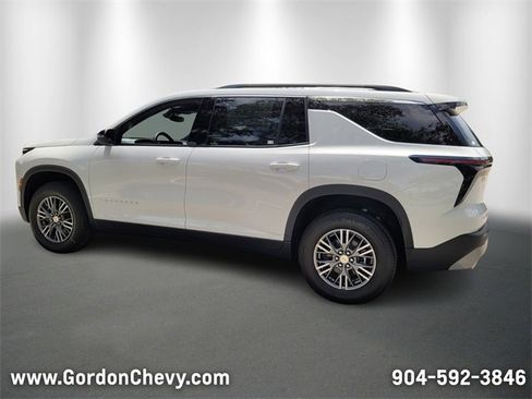 New 2026 Chevrolet Traverse LT image 3