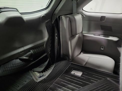 Used 2016 Toyota Highlander Limited w/ Driver Technology Package FWD image 33