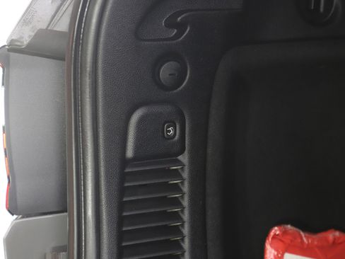 Used 2020 Dodge Durango SXT image 11