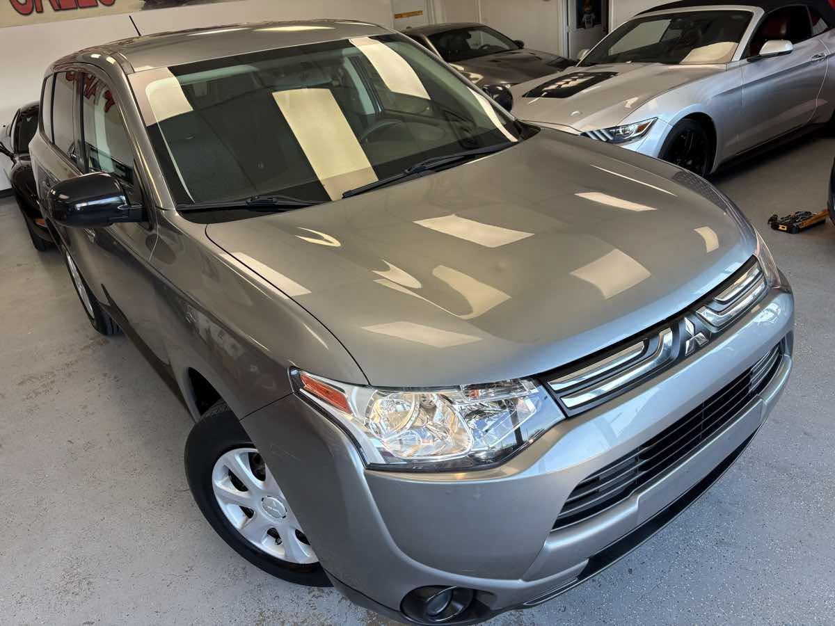 Used 2014 Mitsubishi Outlander ES FWD image 8