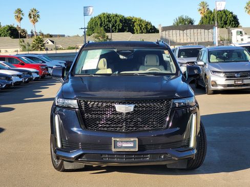Used 2021 Cadillac Escalade Sport Platinum image 2