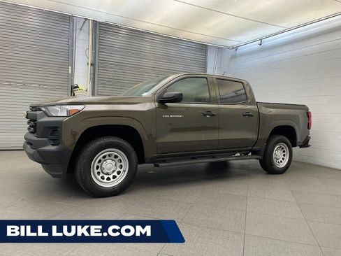 Used 2024 Chevrolet Colorado W/T RWD image 1
