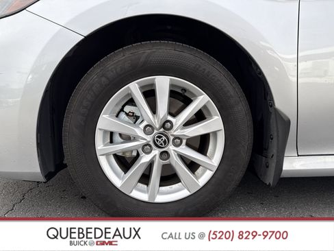 Used 2025 Toyota Camry LE image 5