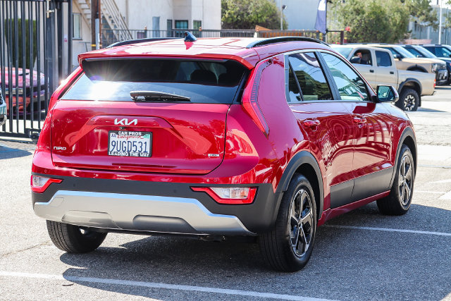 Certified 2025 Kia Niro EX FWD image 9
