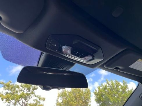 Used 2024 BMW M440i Convertible w/ Premium Package image 9