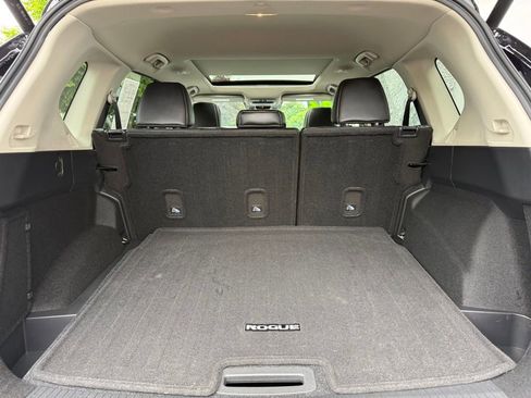 Certified 2026 Nissan Rogue SV AWD/4WD image 9