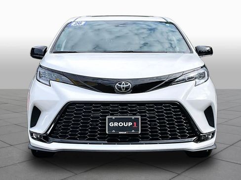 Used 2026 Toyota Sienna XSE AWD/4WD image 4