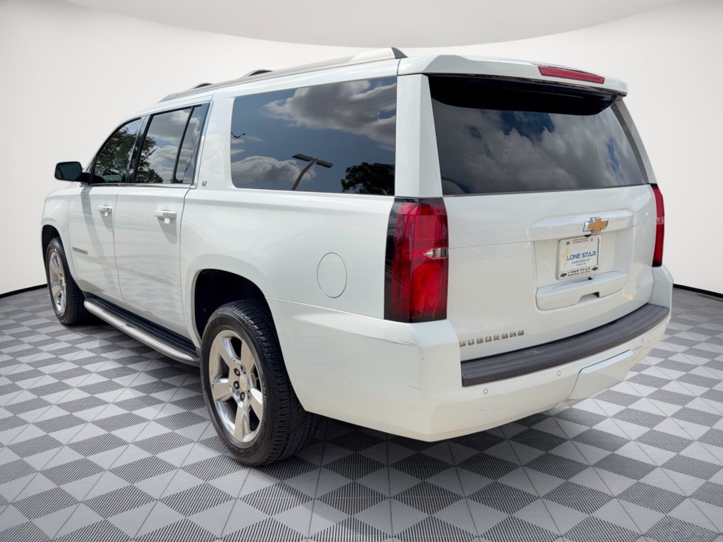 Used 2020 Chevrolet Suburban LT w/ Luxury Package RWD image 3