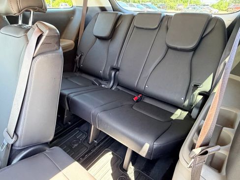 Used 2026 Kia Carnival FWD image 25