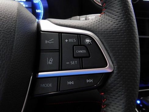 Used 2025 Toyota Sienna XSE image 41