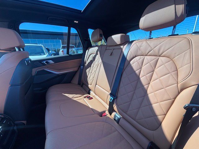 Used 2024 BMW X5 xDrive40i w/ M Sport Package AWD/4WD image 29