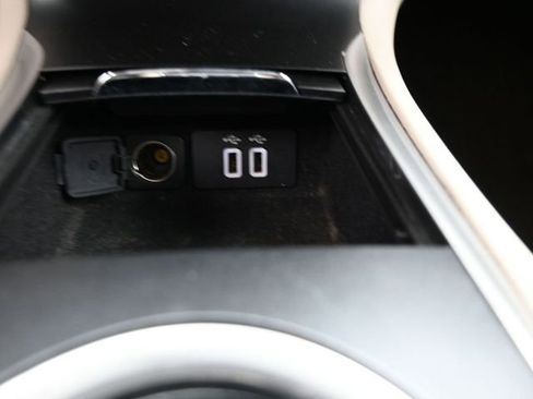 Used 2019 Lincoln MKC Reserve image 14