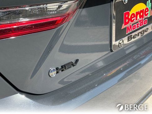 Used 2025 Toyota Camry LE image 9