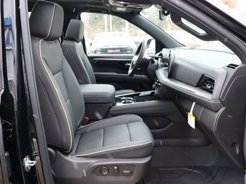 New 2025 Chevrolet Suburban Premier w/ Sun And Tow Package image 45