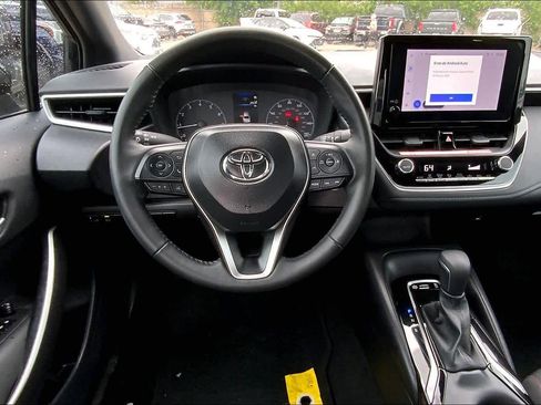 Used 2025 Toyota Corolla SE image 6