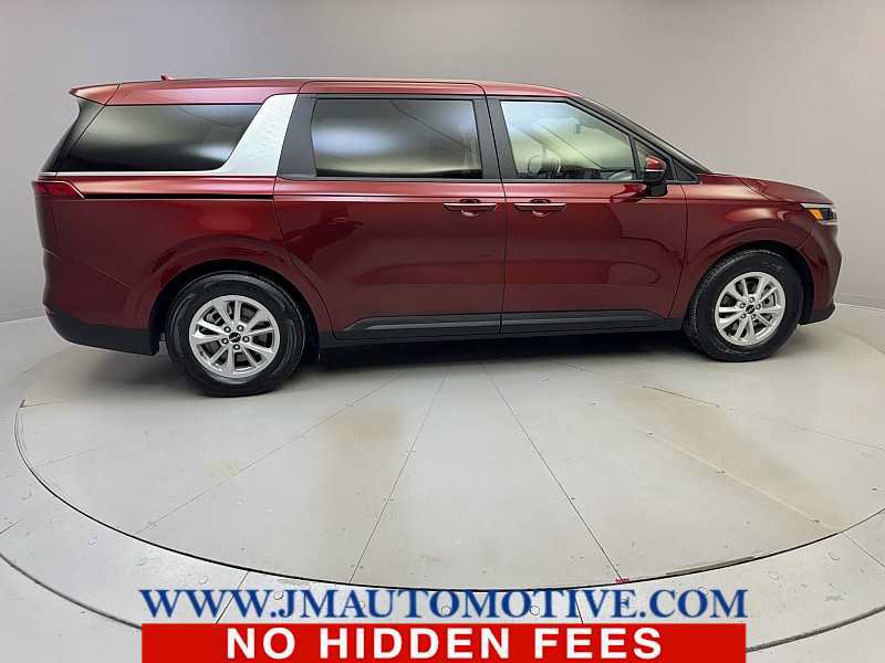 Used 2024 Kia Carnival LX FWD image 6