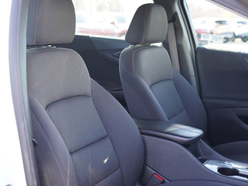 Used 2024 Chevrolet Malibu LT image 24