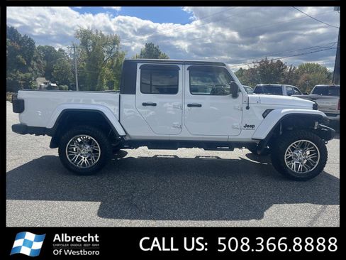 Used 2022 Jeep Gladiator Sport image 6