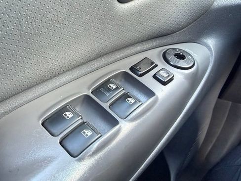 Used 2005 Hyundai Tucson GLS AWD/4WD image 24