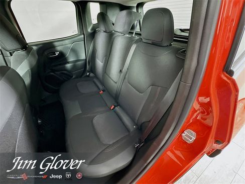 Used 2021 Jeep Renegade Trailhawk image 17