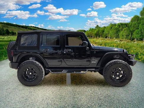 Used 2018 Jeep Wrangler Unlimited Sport S AWD/4WD image 7