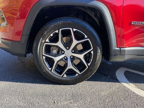 Used 2024 Jeep Compass Limited image 29