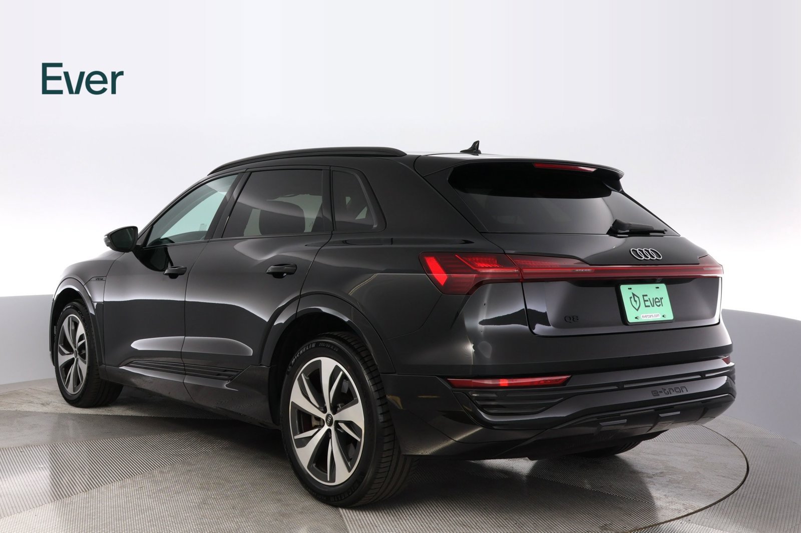 Used 2024 Audi Q8 e-tron Premium Plus AWD/4WD image 17