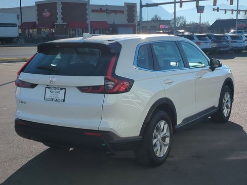 Used 2023 Honda CR-V LX image 3