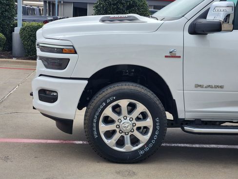 New 2026 RAM 2500 Laramie AWD/4WD image 10
