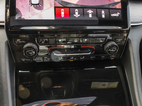 New 2025 Jeep Grand Cherokee L Limited w/ Luxury Tech Group II image 23