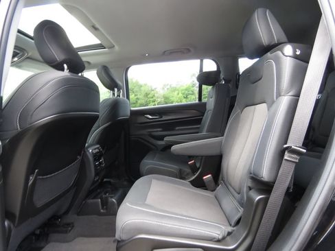 Used 2023 Jeep Grand Cherokee L Laredo w/ Luxury Tech Group I AWD/4WD image 21