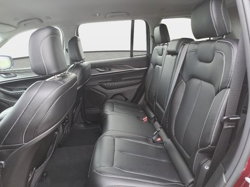 Certified 2024 Jeep Grand Cherokee Limited AWD/4WD image 15