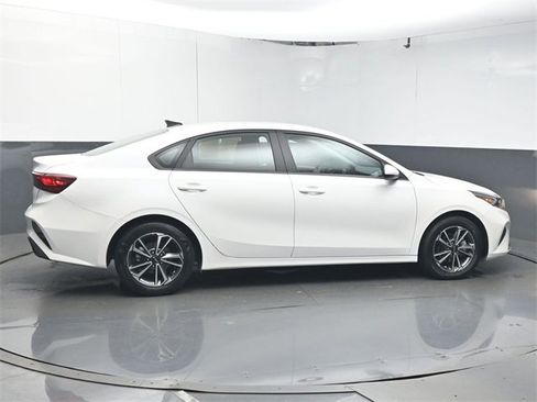 Used 2024 Kia Forte LXS image 8