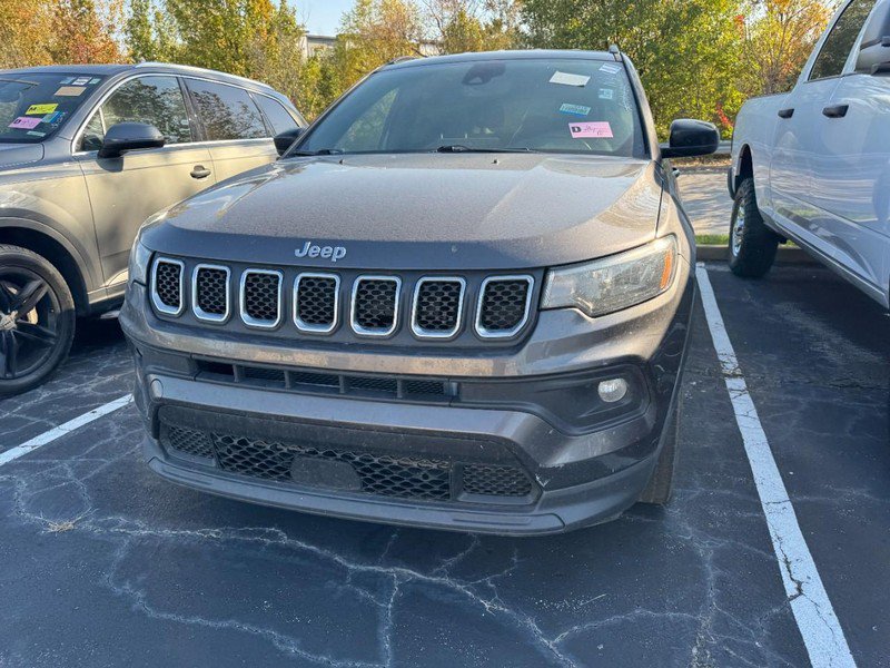 Used 2023 Jeep Compass Latitude AWD/4WD image 2