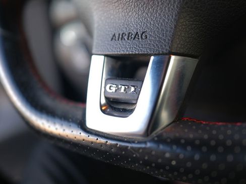 Used 2012 Volkswagen GTI 2-Door image 44