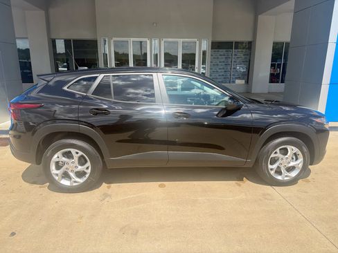 Used 2026 Chevrolet Trax LS w/ LS Convenience Package FWD image 7