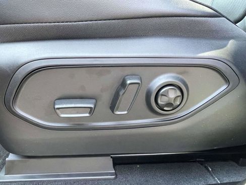 New 2025 Jeep Grand Cherokee Limited w/ Luxury Tech Group II image 24