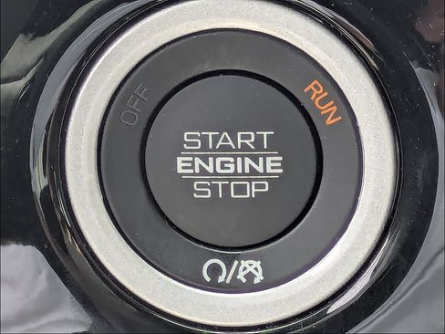 Used 2025 RAM 1500 Laramie w/ Advanced Safety Group II AWD/4WD image 33