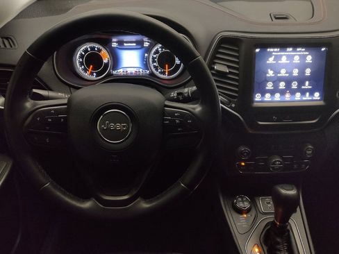 Used 2019 Jeep Cherokee Trailhawk w/ Cold Weather Group image 22