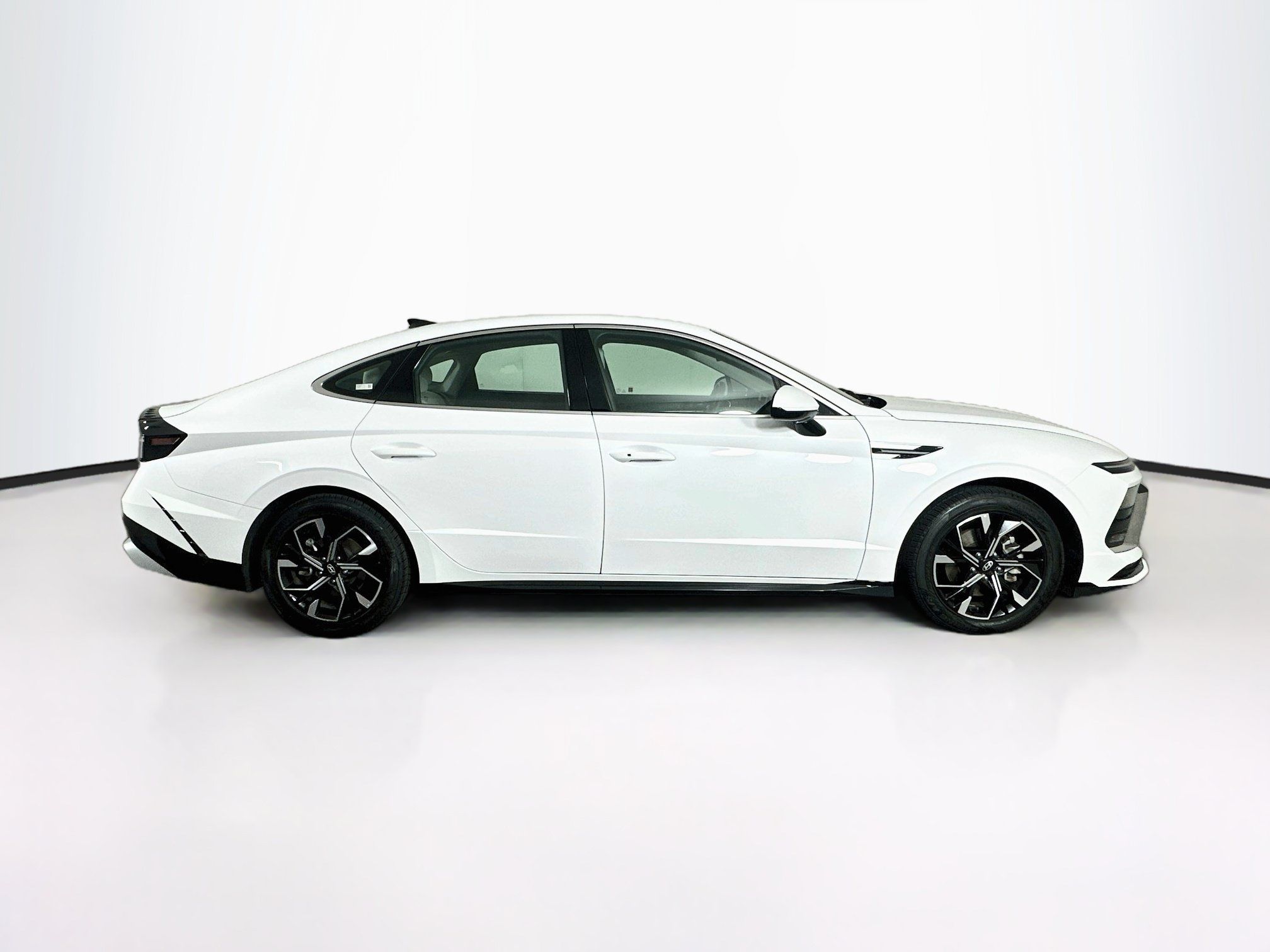 Used 2025 Hyundai Sonata SEL FWD image 10
