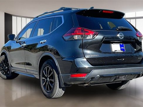 Used 2018 Nissan Rogue SV w/ Premium Package image 4